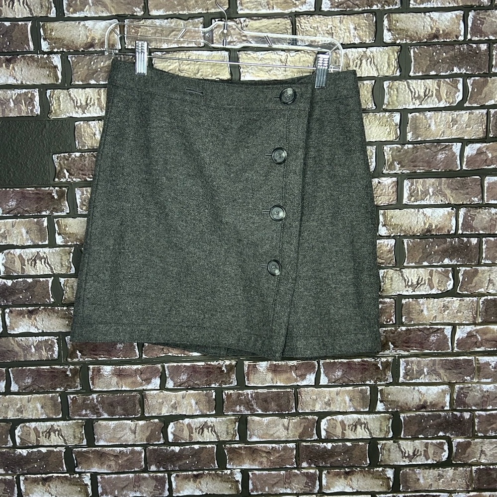 LOFT Gray Mini Skirt Chic and Versatile